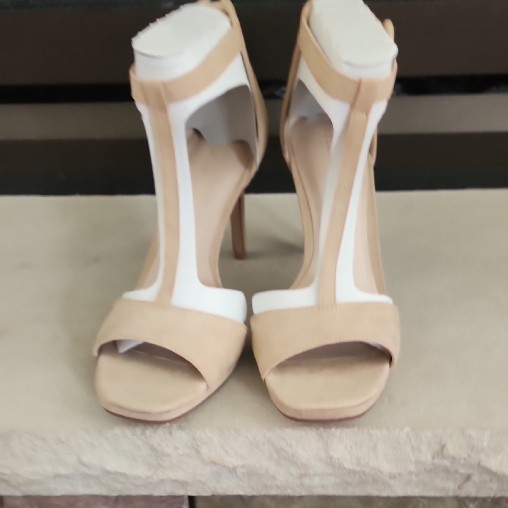 Brand New Kelly & Katie Conradd Elegant Nude Microsuede Women's Strappy Heels